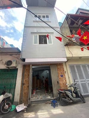 Cho thuê nhà 3 tầng nguyên căn mới sửa đẹp ngõ Bùi Xương Trạch to rộng