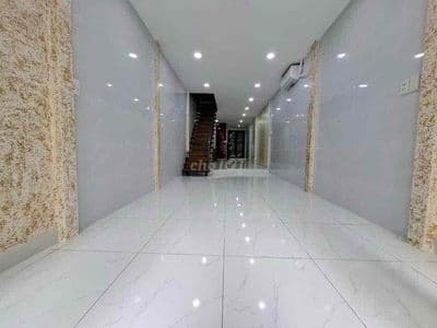 Nhà mặt tiền 4 x27 shr 9 chủ hỗ trợ góp nh