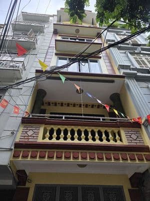 Cho thuê nhà nguyên căn 6 tầng, ôtô tránh, kinh doanh giá 25tr có tl