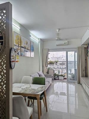 Cho thuê chung cư Hoa Sen đường Lạc Long Quân 2 phòng ngủ
