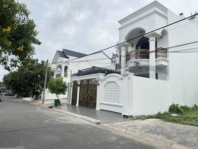 Lô đất Biệt Thự 200m2 Khu dân cư Hồng Long Hiệp Bình Phước giá 14.5 tỷ