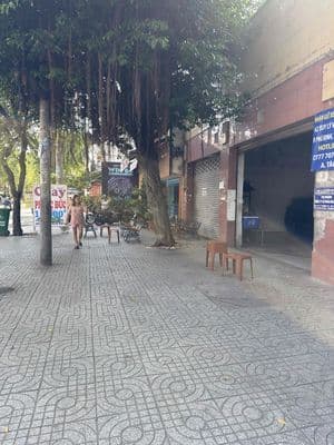 Cho thuê vỉa hè buổi sáng ngang 10m