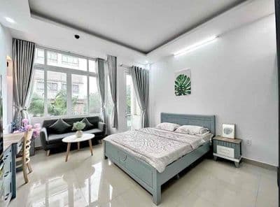 Căn hộ ban công 35m2 ngã tư Hàng Xanh gần Hutech, Ngoại Thương
