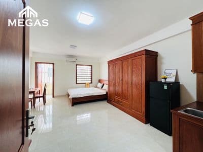 Cho thuê căn hộ studio ban công cửa sổ ngay công viên cầu giấy