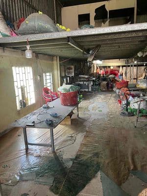 Bán đất đã có nhả xưởng , DT 200 m2, Sổ hổng riêng