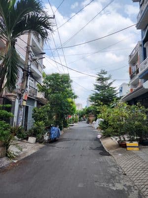 Cho thuê nhà Quang Trung HẺM 8M 2PN, 2WC