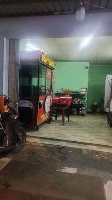 Cho thuê 1/2 mặt bằng kinh doanh – vị trí đẹp, gần chợ