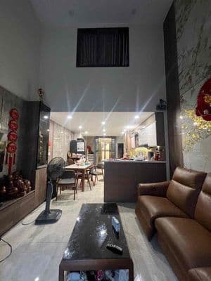 Nhà ngon Tân Phú, có thang máy tiện nghi
