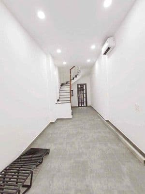 Hẻm ba gác 2 sẹc "Hoa hồng nửa tháng" • DT: 3 x 12m. 1 Trệt 2 Lầu + Sâ