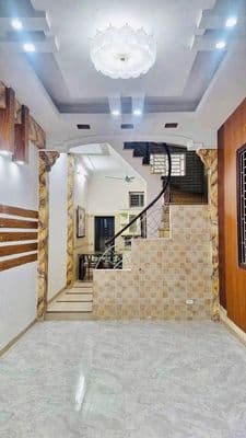 Nhà dân xây 42m2, 4 ngủ, phường Bồ Đề, gần chợ, trường