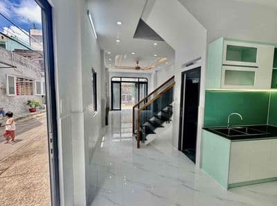 Nhà Ngon, hẻm xe tải thông