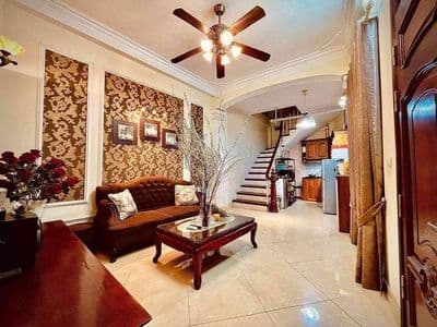 Nhà 5 tầng 1 tum Phố Bạch Mai, hơn 6 tỷ
