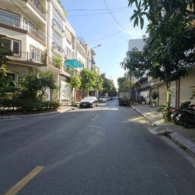 Cho thuê nhà 50m 5 tầng vừa ở vừa làm văn phòng tại Văn Phú, Hà Đông
