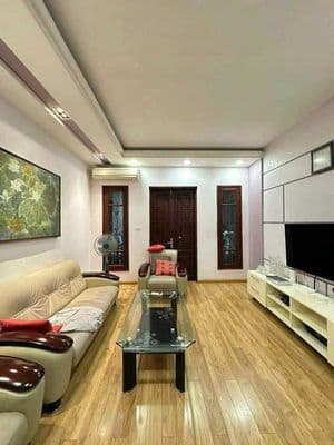 Cho thuê nhà 65m x 5 tầng ngõ Nguyễn Chí Thanh, Đống Đa