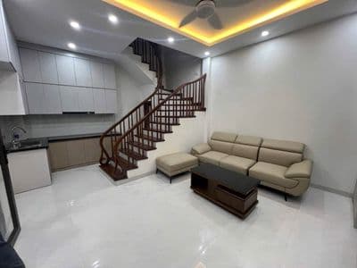 Nhà nguyên căn ngõ 41 Thái Hà, 35m x 5 tầng, 16tr/tháng