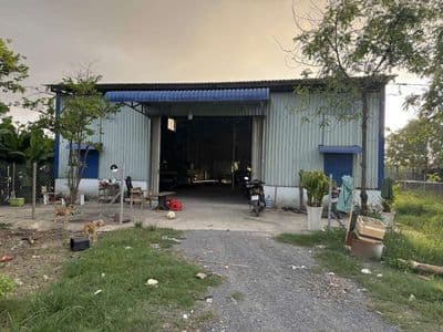 cho thue kho xuong 700m thah xuan 52