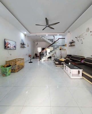 nhà lầu khu dân cư đức huy gần chợ Đông Hòa