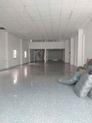 Cho thuê kho,xưởng 8x18m+gác lửng, giá 12tr/t ngay lê trọng tấn