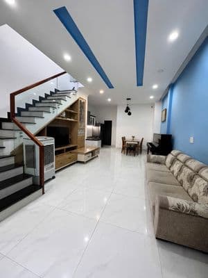 Cho thuê nhà 2 tầng kiệt kề TIỂU LA - FULL NỘI THẤT - SẠCH MỚI