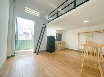 Căn hộ ban công, gác 1m4, chỉ nhận nữ