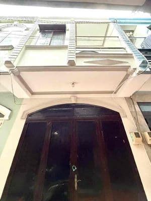 Hẻm xe hơi/ nhà đúc kiên cố-ngay Emart2- 2PN-2WC.