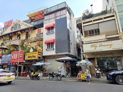 11 Thủ Khoa Huân Ngay Chợ Bến Thành Ngang 5m| 200m2 Tiện Spa tiệm ảnh.