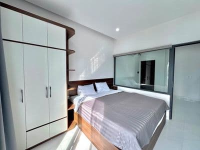 Cho thuê căn hộ 1 phòng ngủ đầy đủ nội thất gần bãi tắm Tân Trà