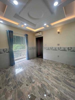cho thuê nhà đường âu cơ trệt 2 lầu 4pn hxh