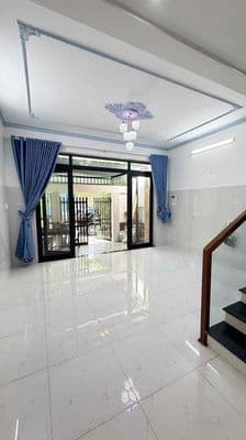Cho thuê nhà 2 tầng mt phong bắc 9