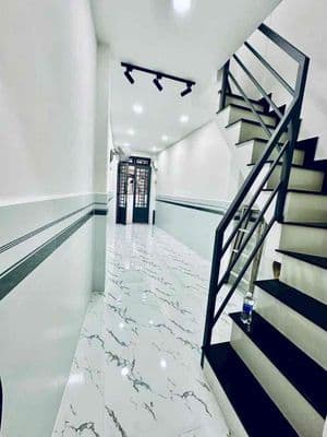 nhà bán, shr chính chủ. trục đường Tạ Quang Bửu Q8. chỉ hơn 2t
