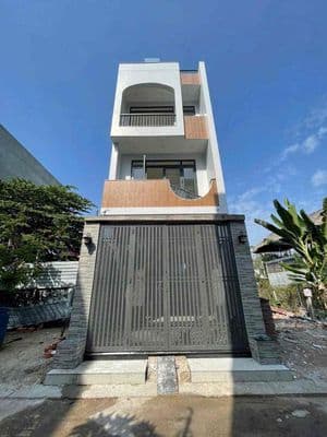 Hạ giá 400 - 5.6 tỷ - nhà 4 tầng đường trường lưu