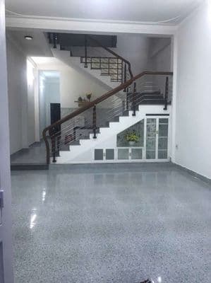 Nhà 2 tầng mới đẹp 4pn mặt tiền gần chợ hòa xuân