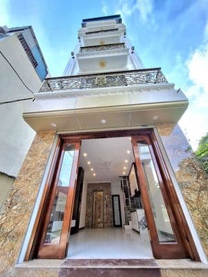 Bán nhà bát khối 5 tầng thang máy gần cầu thanh trì giá chỉ 5,x tỷ