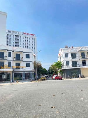 Cho thuê 2căn trục KDBB vip KDT Phúc Đạt: 1trệt 2lầu-5pn,full nội thất