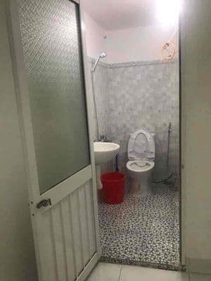 Cho thuê nhà 2 tầng mt đường hoàng đình ái