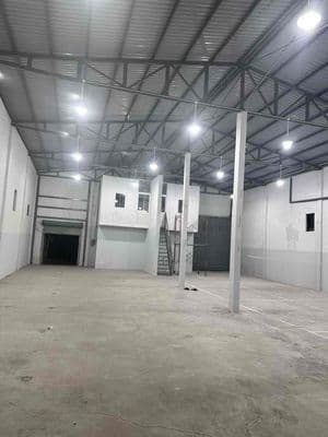 Kho xưởng 300m văn phòng 3 pha xe cont ngay ngã 4 bình phước