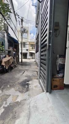 Nở hậu chữ l tài lộc - hẻm 148 trần văn quang p10 - sát mặt tiền