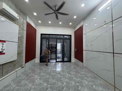 Nhà hẻm 2056 rộng 200m lẹ lẹ
