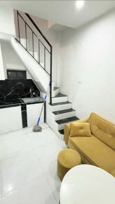 Nhà 5 tầng mới, 5phút đi ra nhà hát lớn.