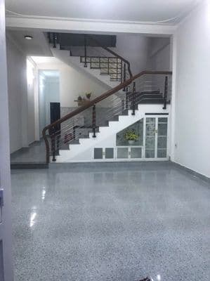 Cho thuê nhà 2 tầng đường 7,5m gần chợ Hoà Xuân