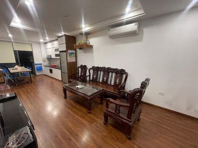 Cho thuê CHCC Sky Central 176 Định Công mặt đường 2.5