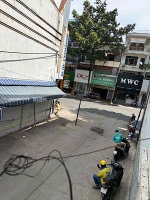 Nhà sát MT hẻm 9 m có dự án phia trước gần dhsg dt 47 m 4 tầng