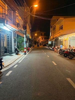 Cho thuê nguyên căn 1 trệt 1 lầu 2 phòng ngủ bắc nha trang giá 9 triệu
