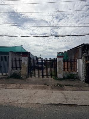 bán gấp lô đất ở MT nguyễn thị se , 200m2 , cách ql22 50 bước chân