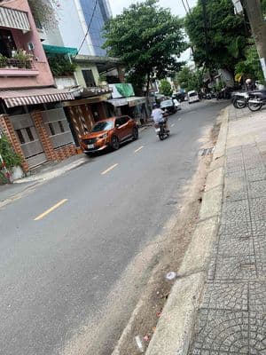 Cho thuê nhà nguyên căn 4 tầng mặt tiền Hải Hồ