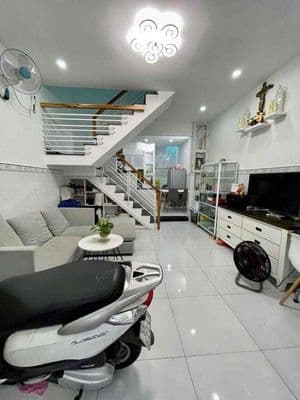 4m x 10m - Trệt 1 Lầu, mới ở ngay - HẺM 3M - NGUYỄN VĂN KHỐI