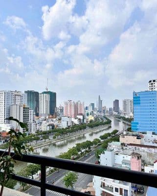 Nhượng phòng master rộng - q4 bến vân đồn