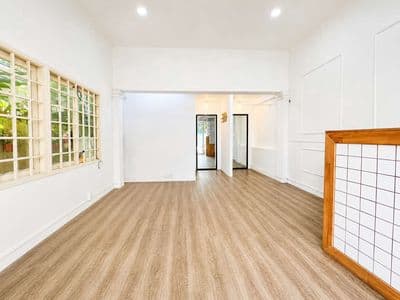Mặt Bằng trệt Huỳnh Văn Bánh 43m2 có sân rộng lối đi riêng thoáng mát