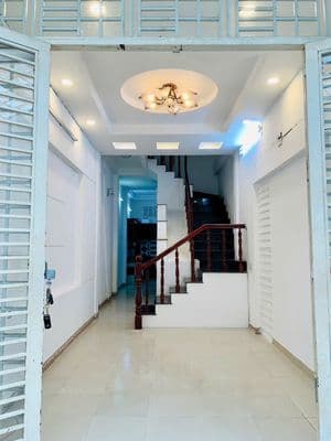 Cho thuê nhà 1 trệt 2 lầu, gồm 4PN, 3WC Huỳnh Văn Bánh giá 17tr.