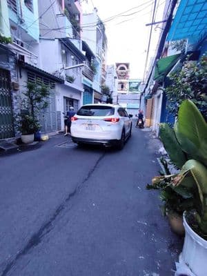 Vị trí Hẻm rất đẹp giao Lê Văn Sỹ Phú Nhuận xe hơi tranh sát mặt tiền